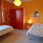 Modern In Tuscany With Swimming Pool בית נופש *